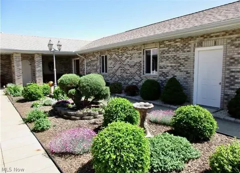 810 Florence St #D, Belpre, OH 45714