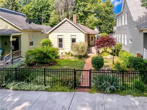 1884 W 47th St, Cleveland, OH 44102