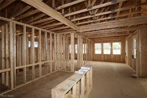2433 Merriment Dr, Amherst, OH 44001 photo 7