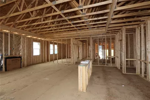 2433 Merriment Dr, Amherst, OH 44001 photo 3