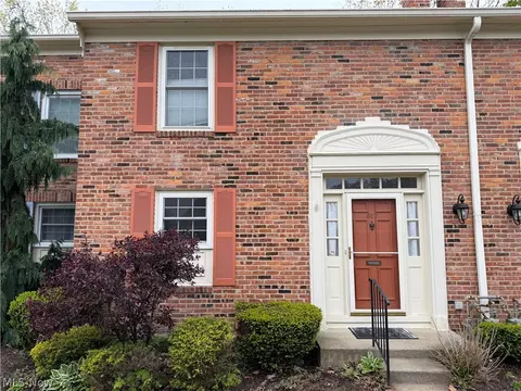 612 Trevitt Cir W #57, Euclid, OH 44143