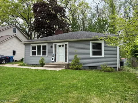 614 N Willow St, Kent, OH 44240