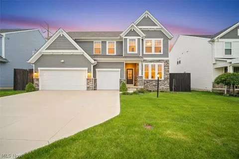 8809 Leatherleaf Dr, Columbia Station, OH 44028