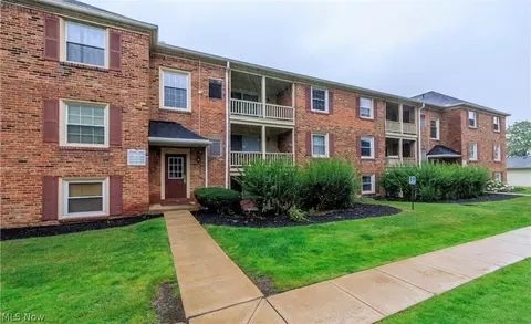 5810 Tiffany Ct, Lyndhurst, OH 44124