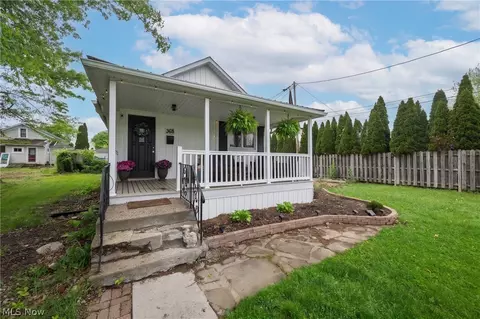 368 4th Dr NW, New Philadelphia, OH 44663