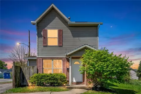 71 Chestnut St, Elyria, OH 44035