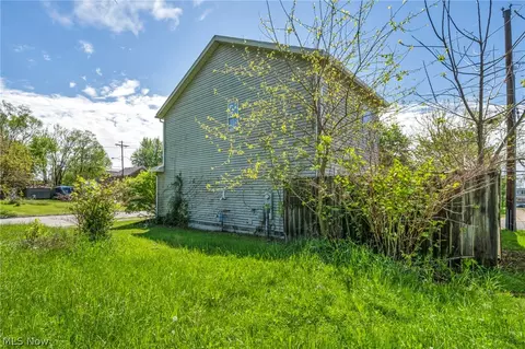 Exterior - 71 Chestnut St, Elyria, OH 44035 photo 7 of 7