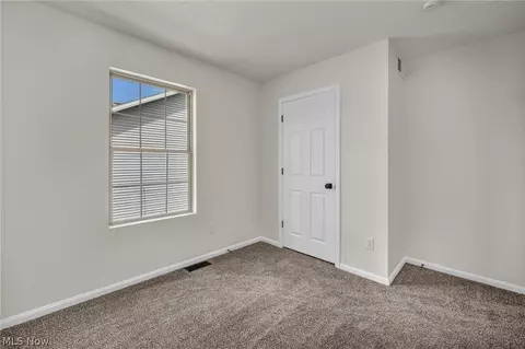 Bedroom - 71 Chestnut St, Elyria, OH 44035 photo 8 of 9