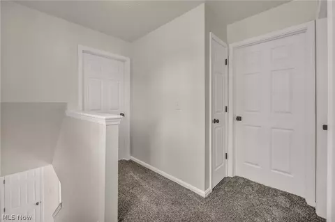Entry Way - 71 Chestnut St, Elyria, OH 44035 photo 4 of 5