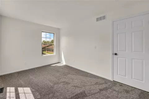 Bedroom - 71 Chestnut St, Elyria, OH 44035 photo 1 of 9