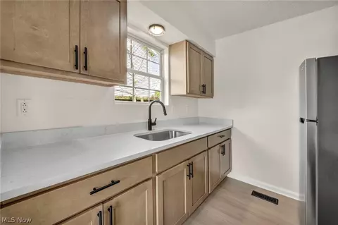 Kitchen - 71 Chestnut St, Elyria, OH 44035 photo 3 of 4
