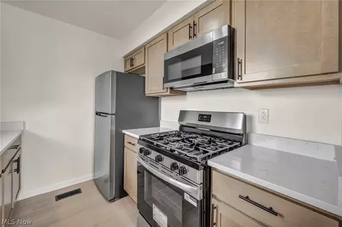 Kitchen - 71 Chestnut St, Elyria, OH 44035 photo 2 of 4