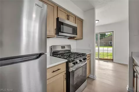 Kitchen - 71 Chestnut St, Elyria, OH 44035 photo 4 of 4