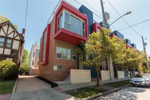 1671 E 118 St, Cleveland, OH 44106
