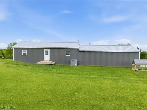 279 Perkins Ln, Washington, WV 26181
