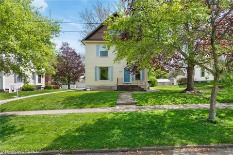 722 S Vine St, Orrville, OH 44667