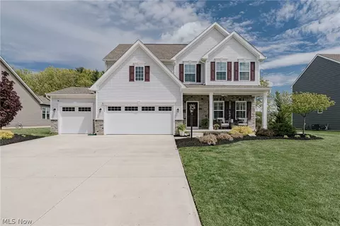9049 Winfield Ln, North Ridgeville, OH 44039