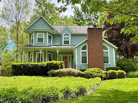 3745 Silvercrest Dr, Stow, OH 44224