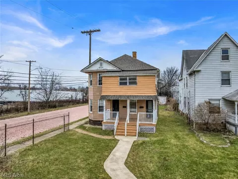 1476 W 107th St, Cleveland, OH 44102