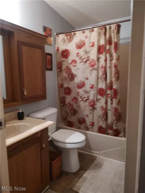 Bath - 12833 Techniglas Rd NE, Newark, OH 43055 photo 3 of 3