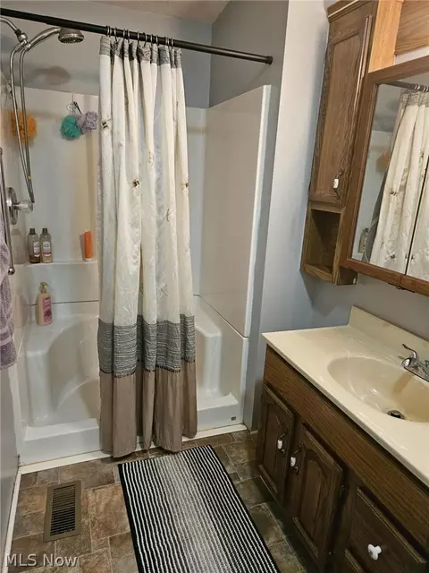 Bath - 12833 Techniglas Rd NE, Newark, OH 43055 photo 2 of 3