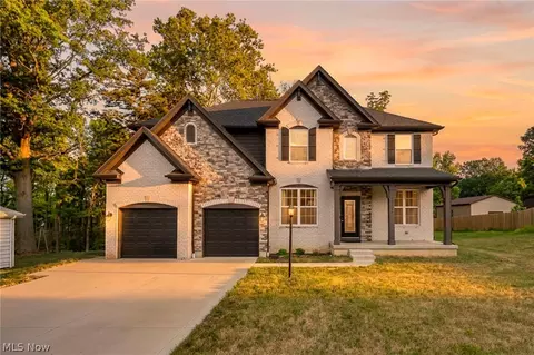 19736 Westwood Dr, Strongsville, OH 44149