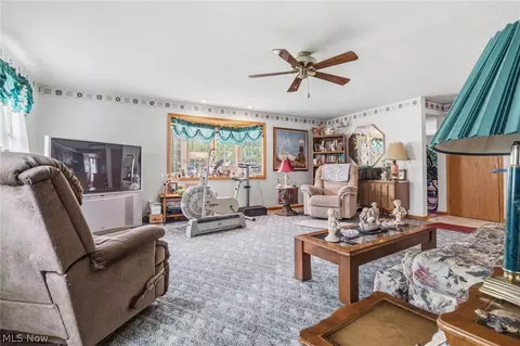 Living - 4440 18th St NW, Canton, OH 44708 photo 3 of 4