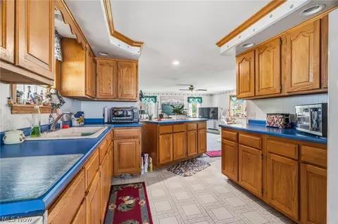Kitchen - 4440 18th St NW, Canton, OH 44708 photo 2 of 3