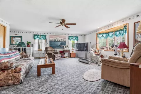 Living - 4440 18th St NW, Canton, OH 44708 photo 2 of 4