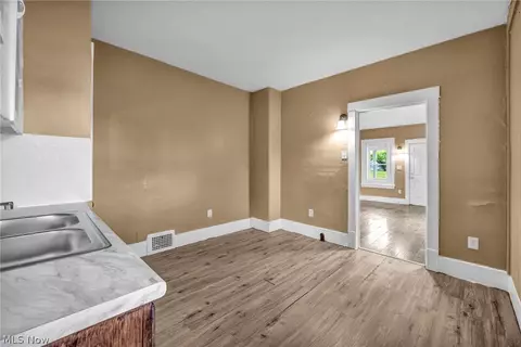 Entry Way - 1714 Long Ave, Lorain, OH 44052 photo 1 of 6