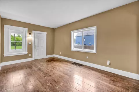 Living - 1714 Long Ave, Lorain, OH 44052 photo 4 of 5