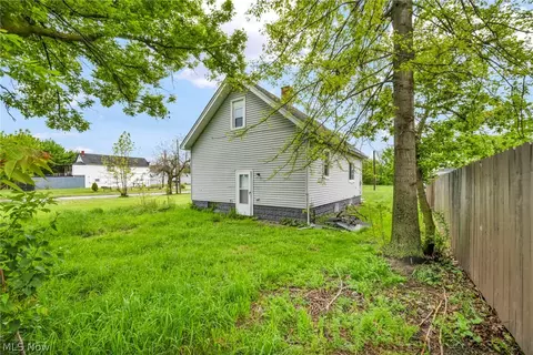 Exterior - 1714 Long Ave, Lorain, OH 44052 photo 2 of 4