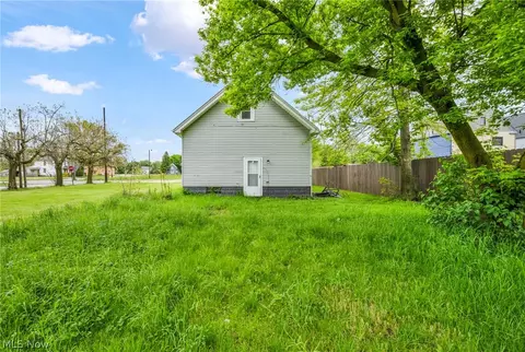 Exterior - 1714 Long Ave, Lorain, OH 44052 photo 3 of 4