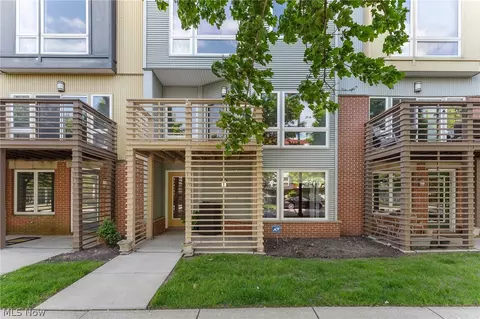 1266 W 74th St, Cleveland, OH 44102