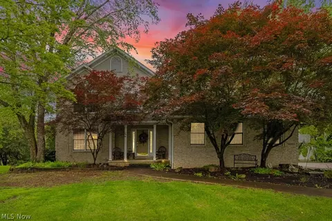 6962 Mapleridge Cir NW, Canton, OH 44718