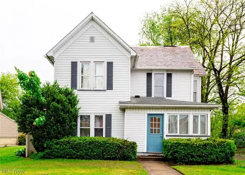 337 3rd St NW, New Philadelphia, OH 44663