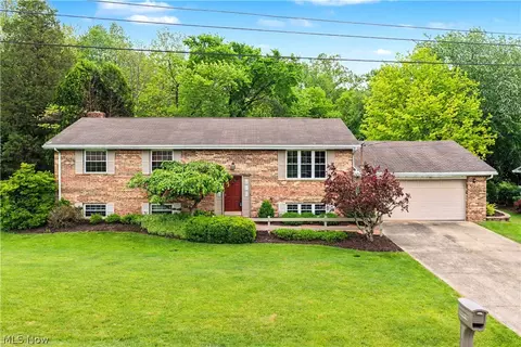 418 Strecker Ln, Marietta, OH 45750