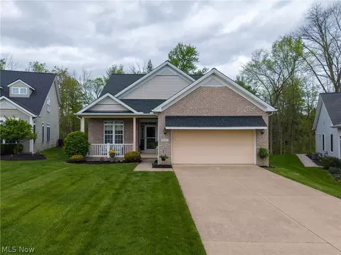 10500 W Ravine View Ct, North Royalton, OH 44133