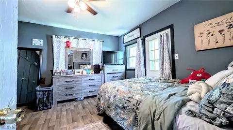 Bedroom - 406 E Main Rd, Conneaut, OH 44030 photo 2 of 7