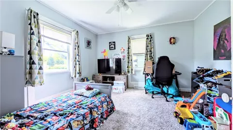 Bedroom - 406 E Main Rd, Conneaut, OH 44030 photo 5 of 7