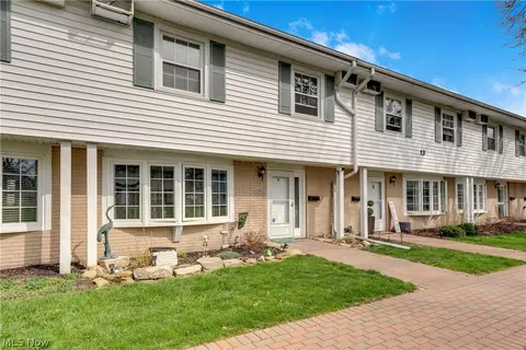 13 Meadowlawn Dr #2, Mentor, OH 44060