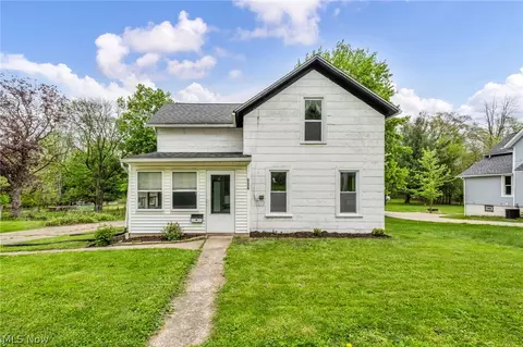 262 E Walnut St, Wadsworth, OH 44281