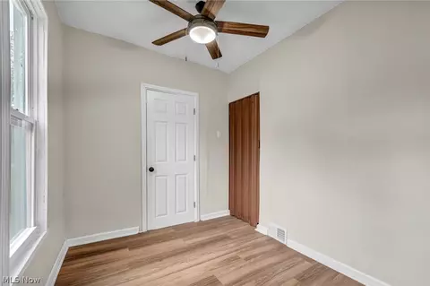 Bedroom - 262 E Walnut St, Wadsworth, OH 44281 photo 2 of 6