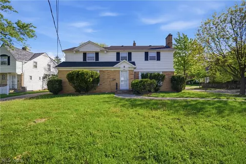 4037 Washington Blvd, University Heights, OH 44118
