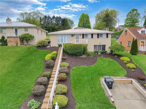 2711 Whitehaven Blvd, Steubenville, OH 43952