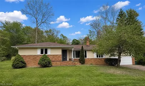 10635 Hickory Hill Ct, Kirtland, OH 44094