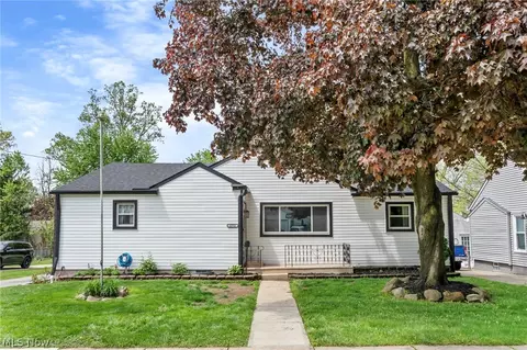 1772 High St, Cuyahoga Falls, OH 44221