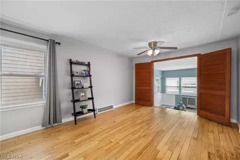 967 Gulf Rd, Elyria, OH 44035 photo 6