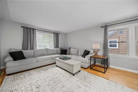 967 Gulf Rd, Elyria, OH 44035 photo 4