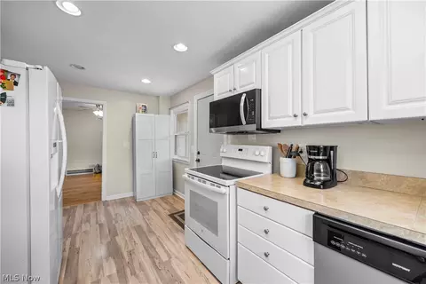 967 Gulf Rd, Elyria, OH 44035 photo 10